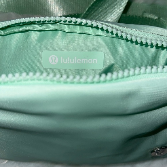 SOLD-  LULULEMON Everywhere Belt Bag in Mint Moment NWT  *LAST ONE!* - Picture 3 of 12